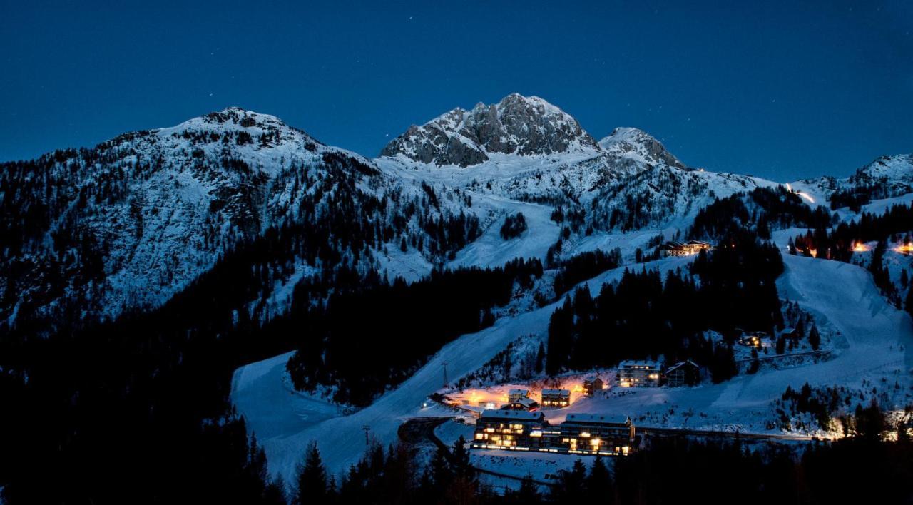 Apartment Bergkristall Sonnenalpe Nassfeld Bagian luar foto